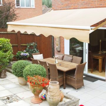 XtremepowerUS Retractable Awnings